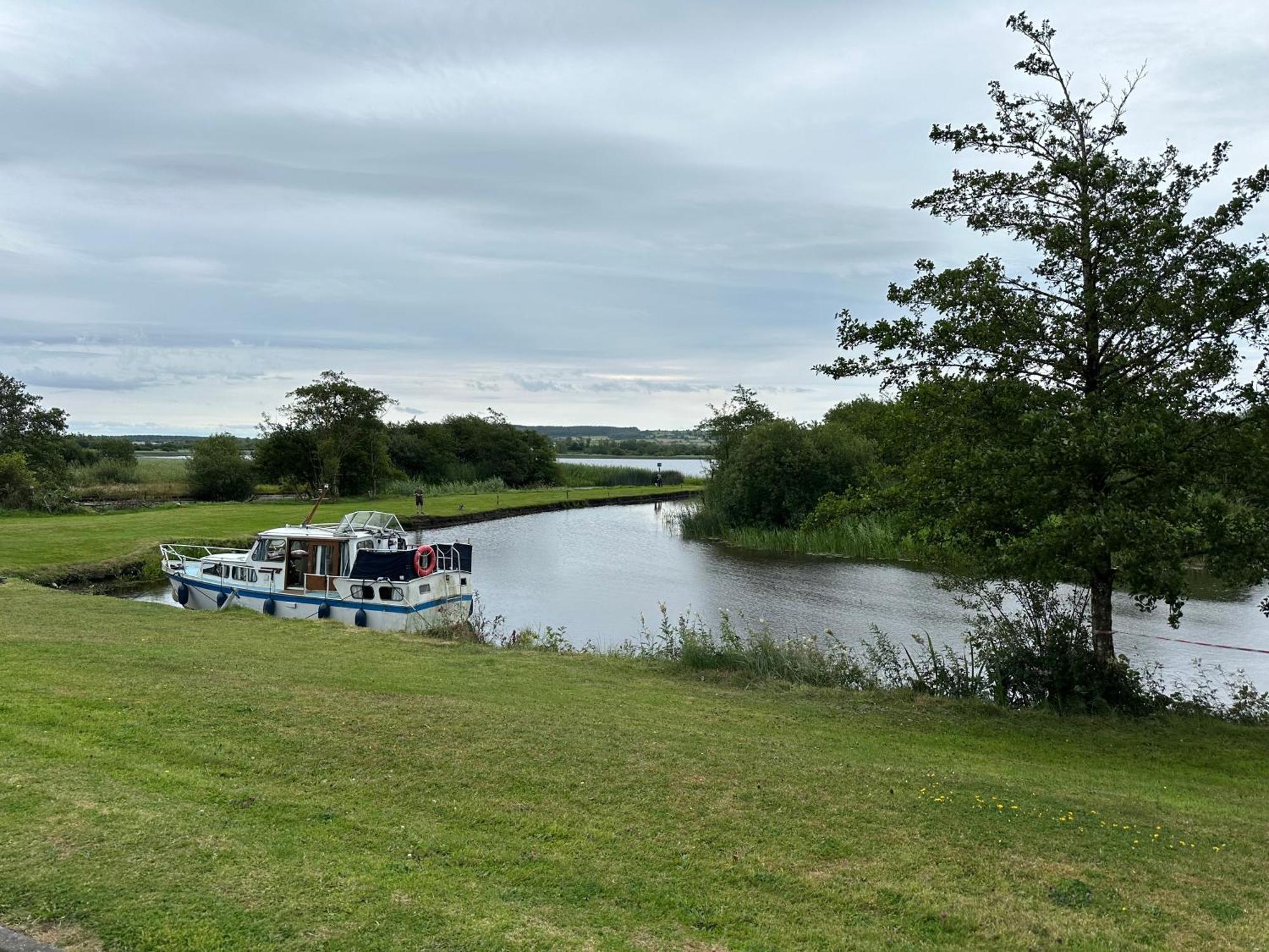Home Near The River Shannon Rooskey Exterior foto